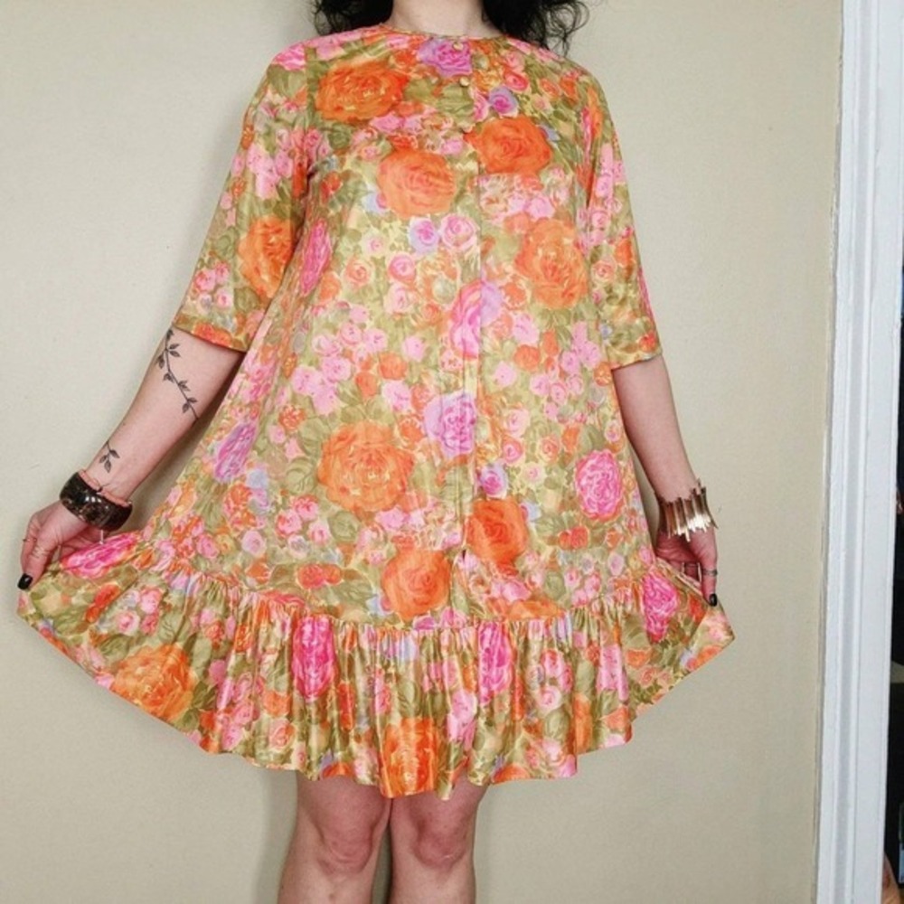Vintage 1960s Vanity Fair Bedcoat